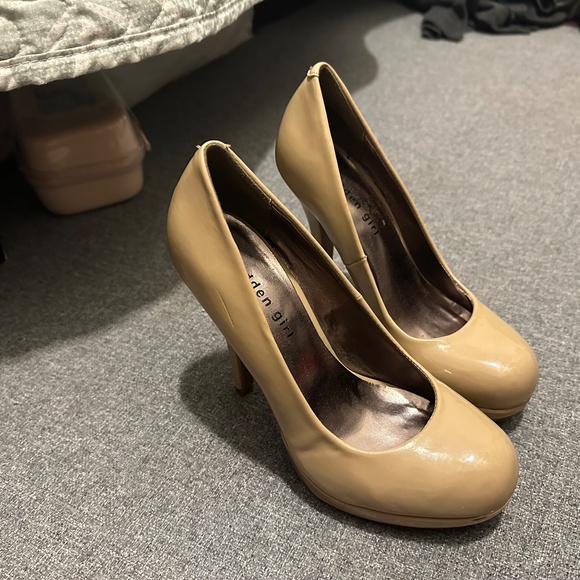 Nude Heel - Picture 2 of 4